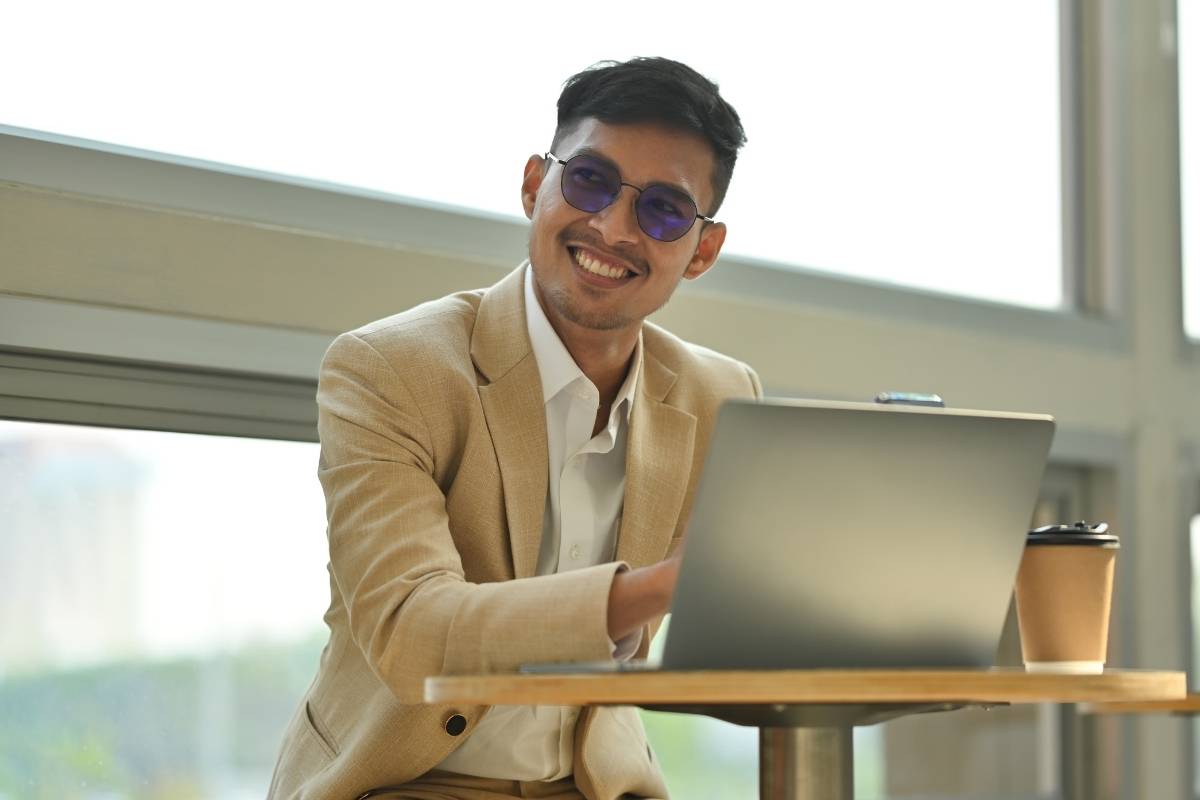 Lenti fotocromatiche: come funzionano e per chi sono indicate