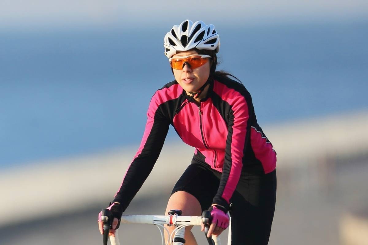 Occhiali da sole per lo sport: performance, protezione e comfort visivo