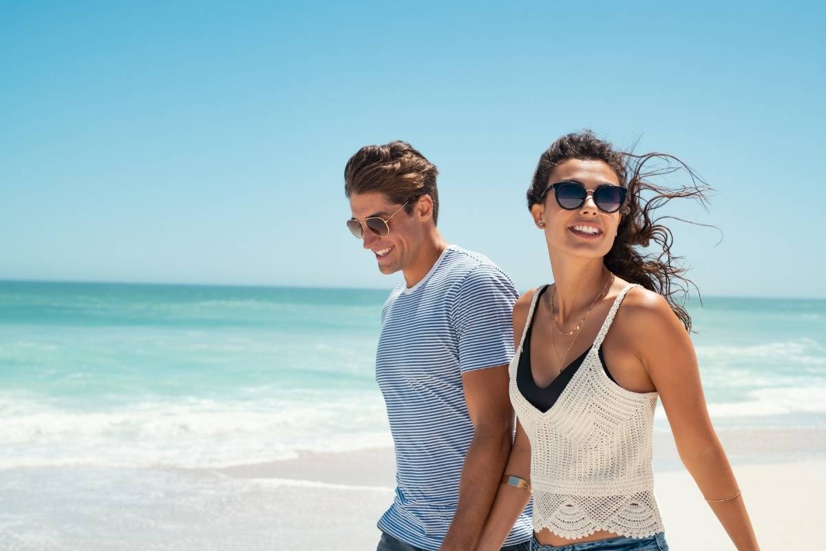 Occhiali da sole graduati o lenti a contatto con occhiali da sole: quale soluzione scegliere?